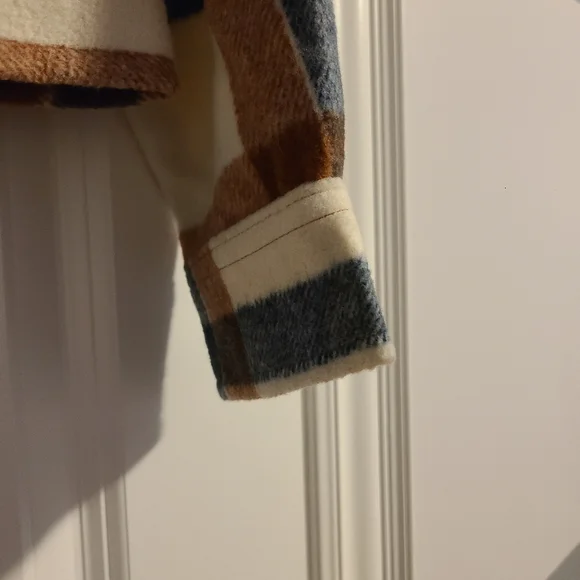 Button Down Shacket Size Small - Picture 3 of 6